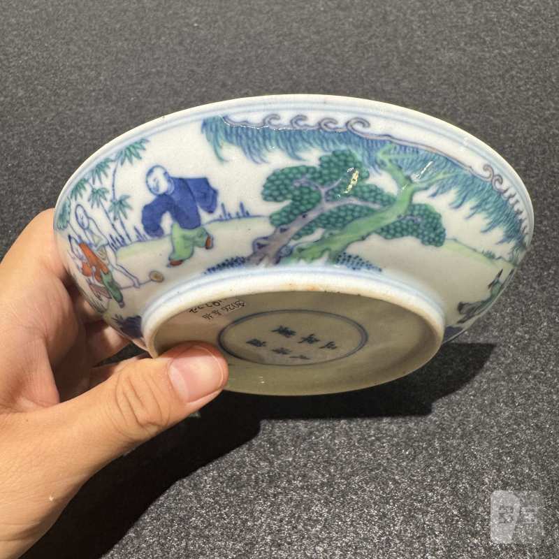 清雍正 斗彩婴戏图盘一对 - 图7